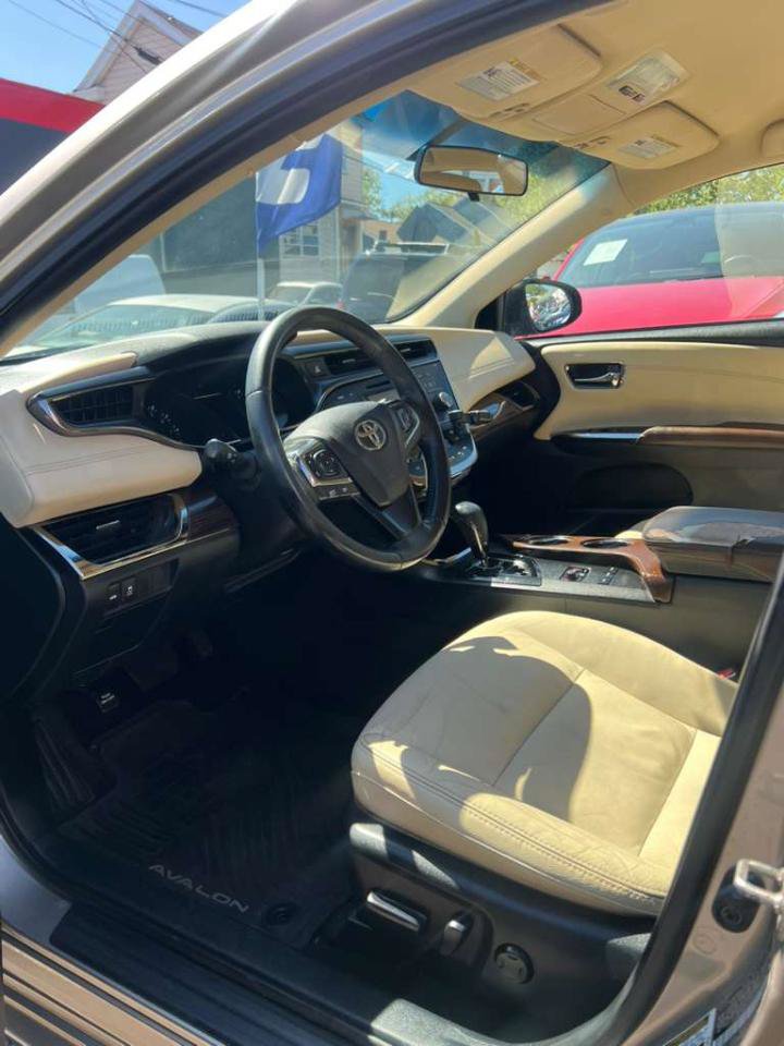 Used 2015 Toyota Avalon XLE FWD image 28