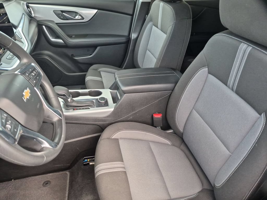 Used 2025 Chevrolet Blazer LT AWD/4WD image 25