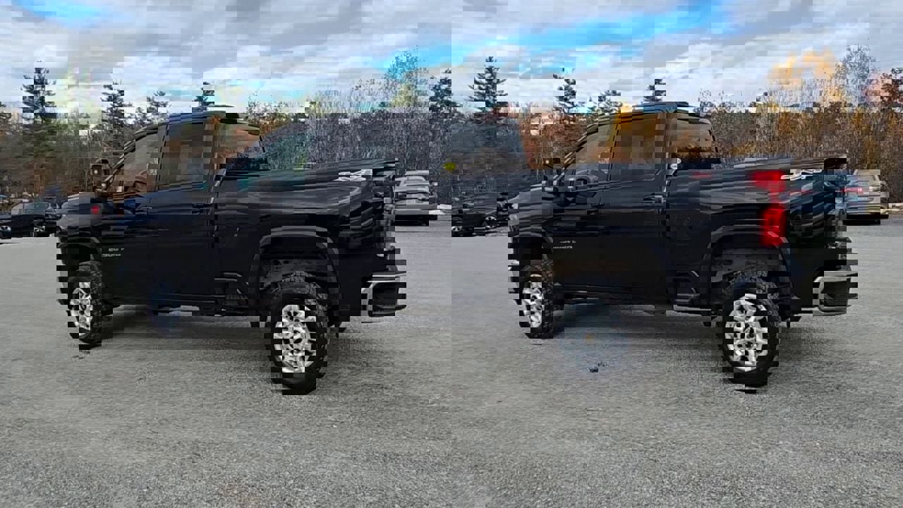 Used 2022 Chevrolet Silverado 2500 LT w/ Snow Plow Prep/Camper Package image 42