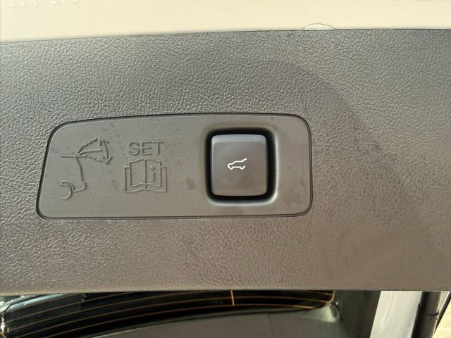 Used 2025 Lincoln Corsair Grand Touring w/ Equipment Group 302A image 12