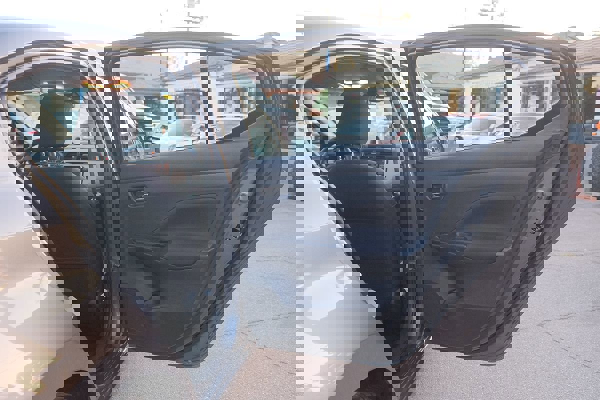 Used 2021 Nissan Versa SV image 23