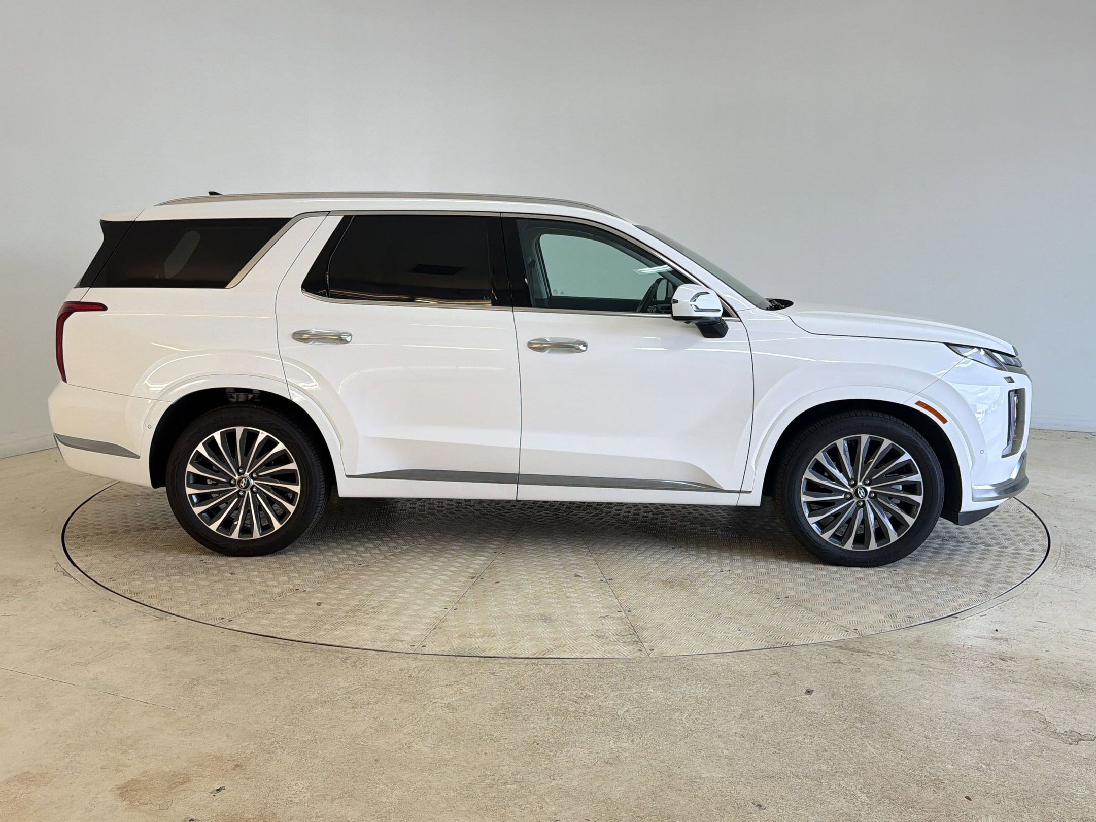 Used 2025 Hyundai Palisade Calligraphy AWD/4WD image 8