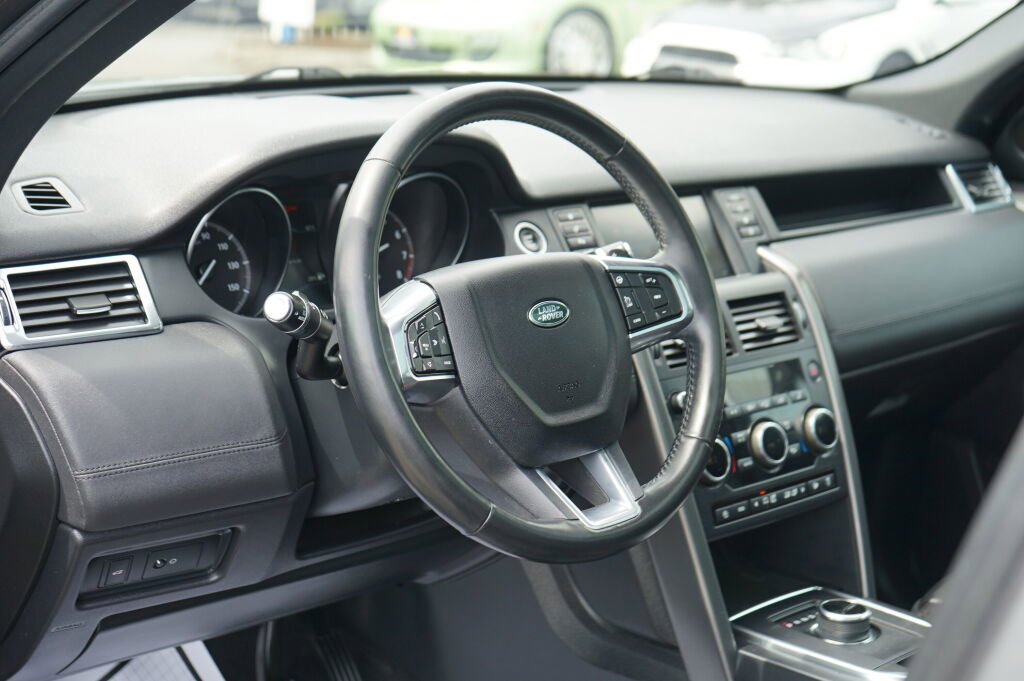 Used 2019 Land Rover Discovery Sport HSE AWD/4WD image 11