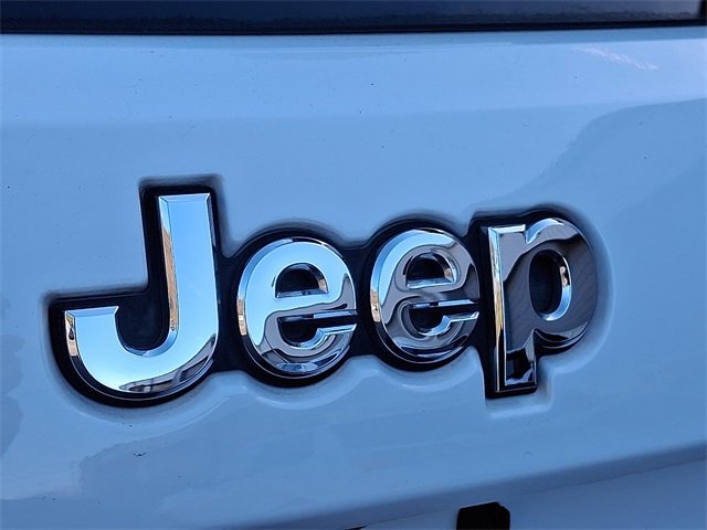 Used 2016 Jeep Grand Cherokee Limited w/ Luxury Group II image 30