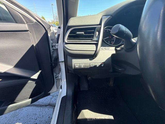 Used 2023 Toyota Camry SE w/ Cold Weather Package FWD image 14