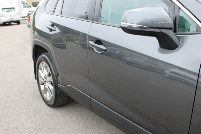 Used 2023 Toyota RAV4 XLE Premium image 51