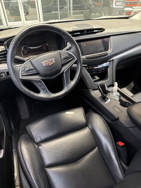 Used 2017 Cadillac XT5 Luxury w/ Driver Awareness Package image 8