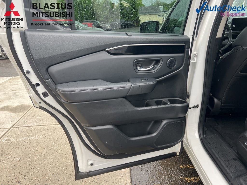 Used 2023 Honda Pilot Touring image 29