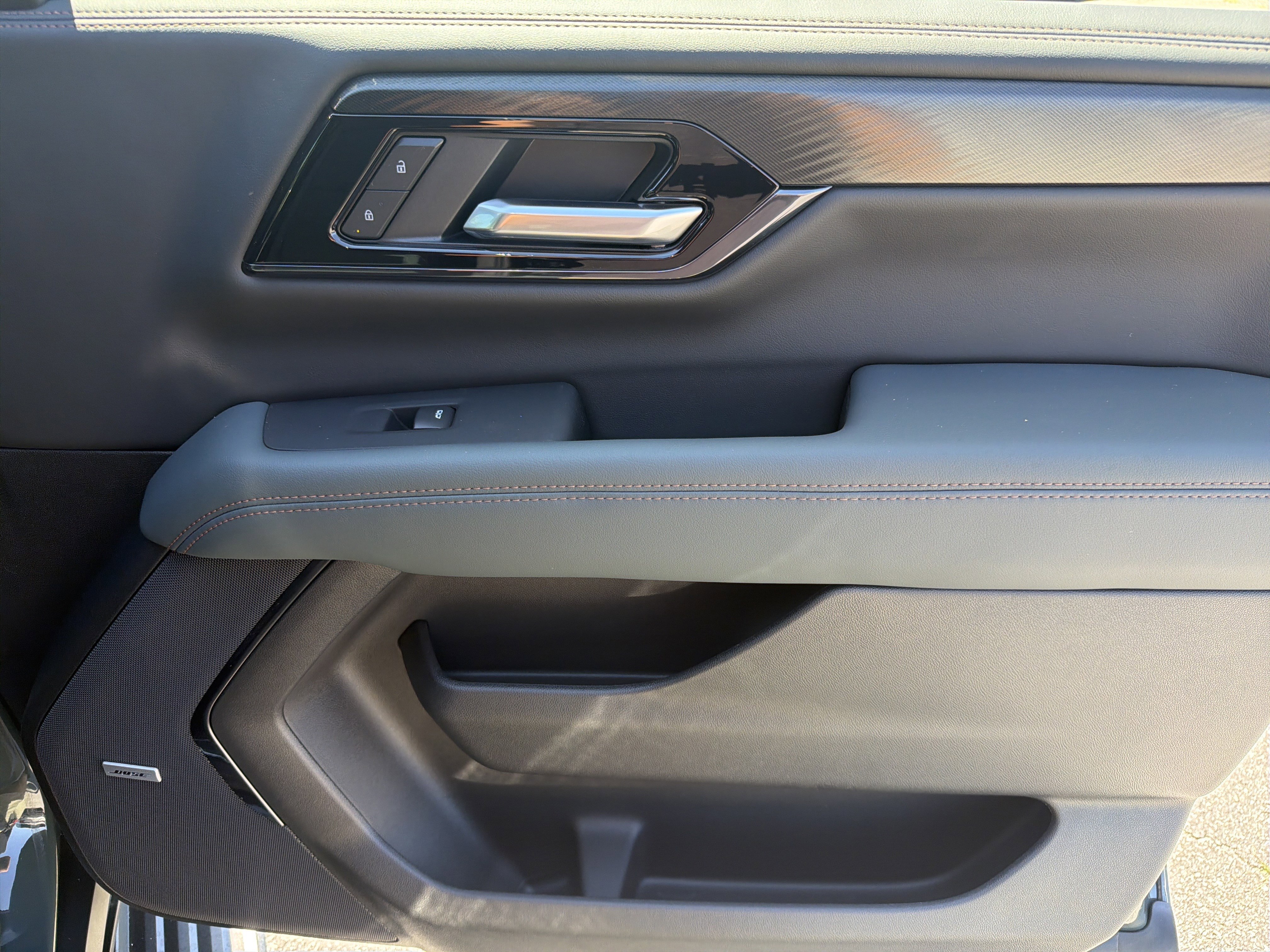 New 2026 GMC Yukon AT4 w/ AT4 Premium Package AWD/4WD image 15
