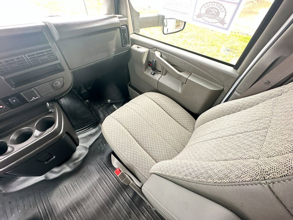 Used 2024 GMC Savana 4500 w/ Power Convenience Package image 11