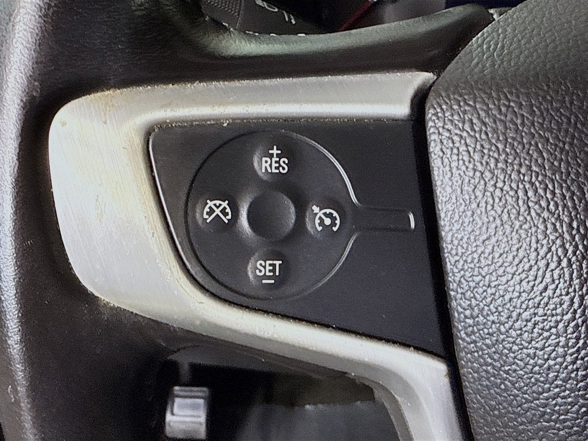 Used 2018 GMC Canyon SLE w/ SLE Convenience Package image 14