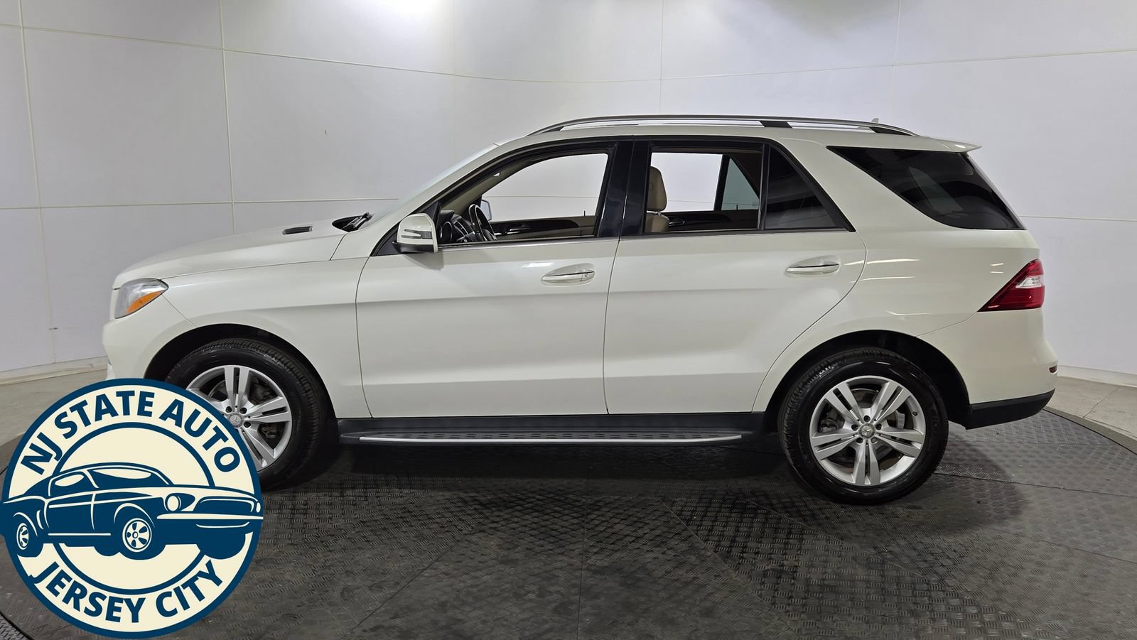 Used 2014 Mercedes-Benz ML 350 4MATIC w/ Premium 1 Package image 4