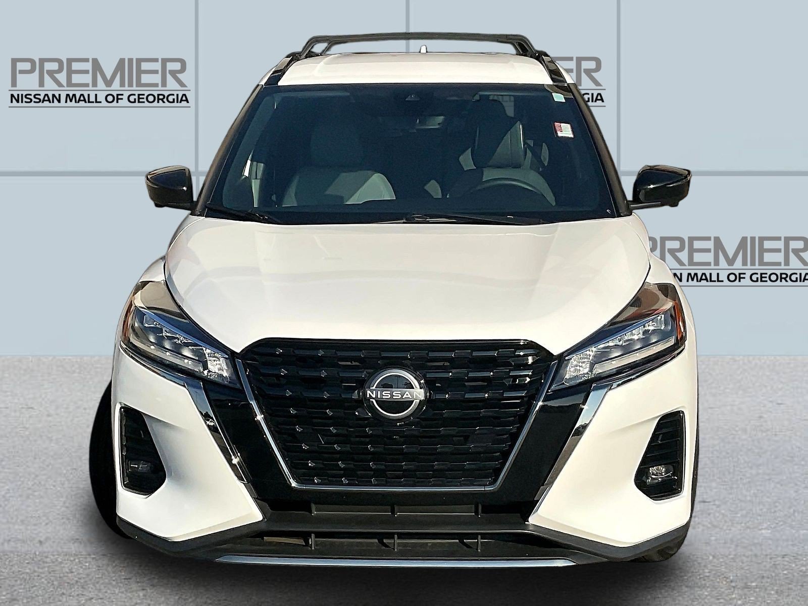 Used 2024 Nissan Kicks SR w/ SR Premium Package FWD image 2
