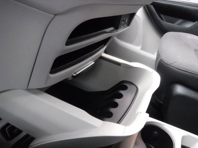 Certified 2020 Chrysler Voyager L image 19
