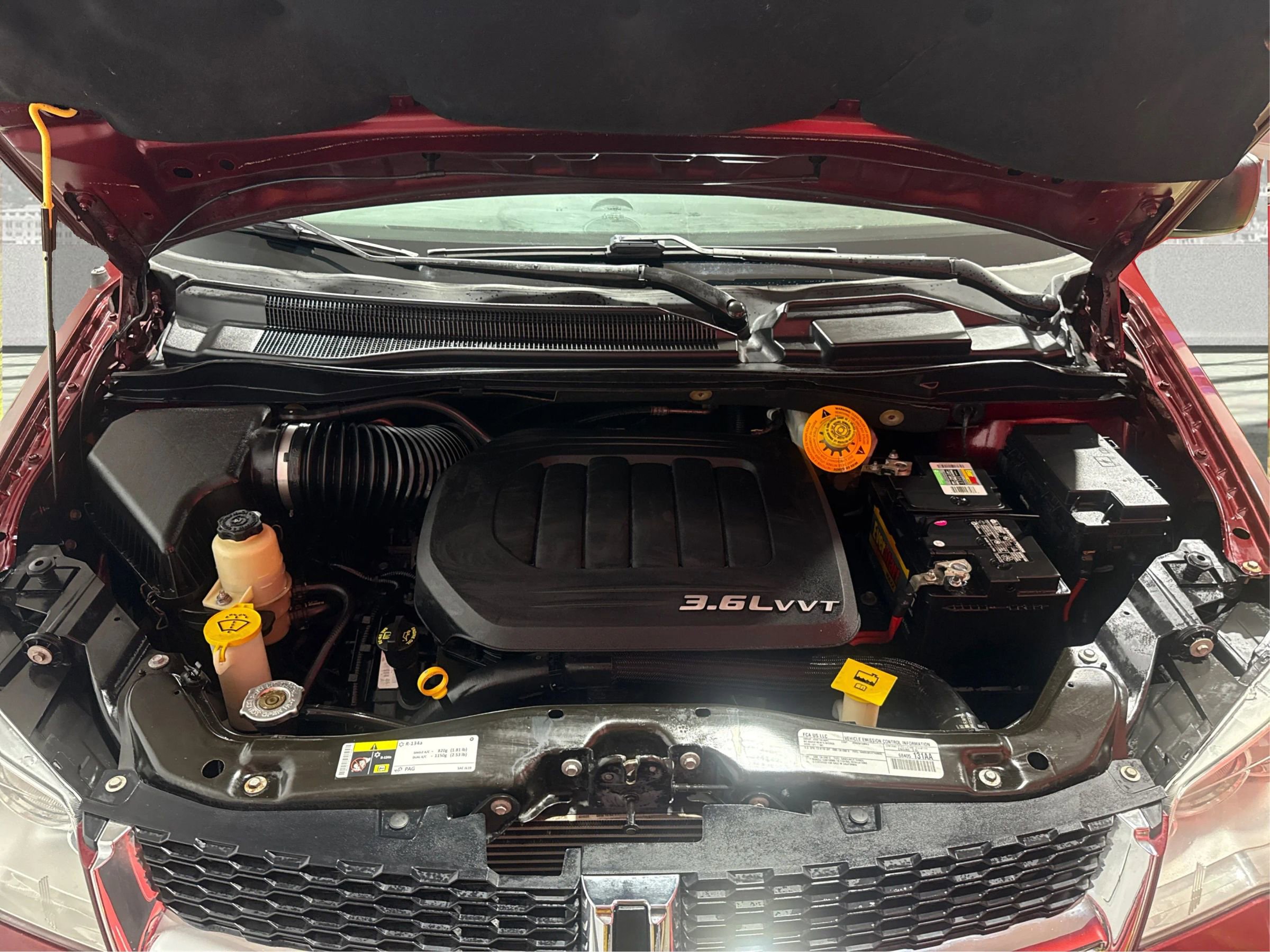 Used 2018 Dodge Grand Caravan SE w/ UConnect Hands-Free Group image 11