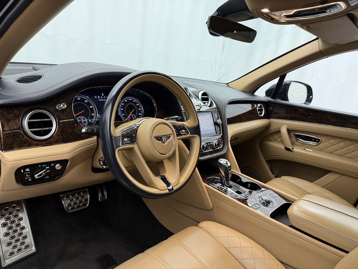 Used 2017 Bentley Bentayga image 8