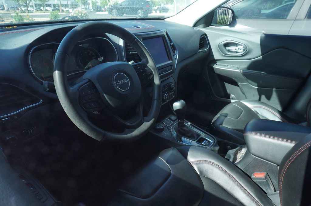 Used 2022 Jeep Cherokee Trailhawk w/ Trailer Tow Group image 9