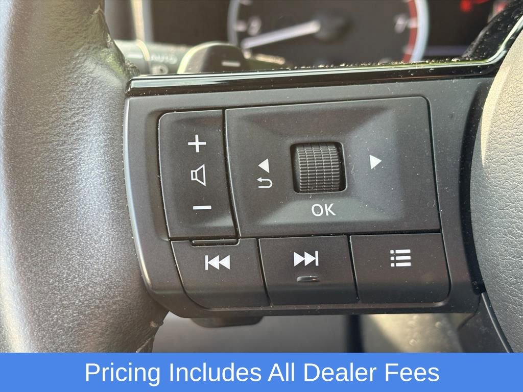 Used 2023 Nissan Rogue SL AWD/4WD image 10