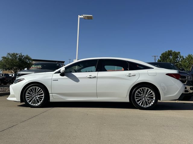 Used 2019 Toyota Avalon Limited w/ Advanced Safety Package FWD image 2