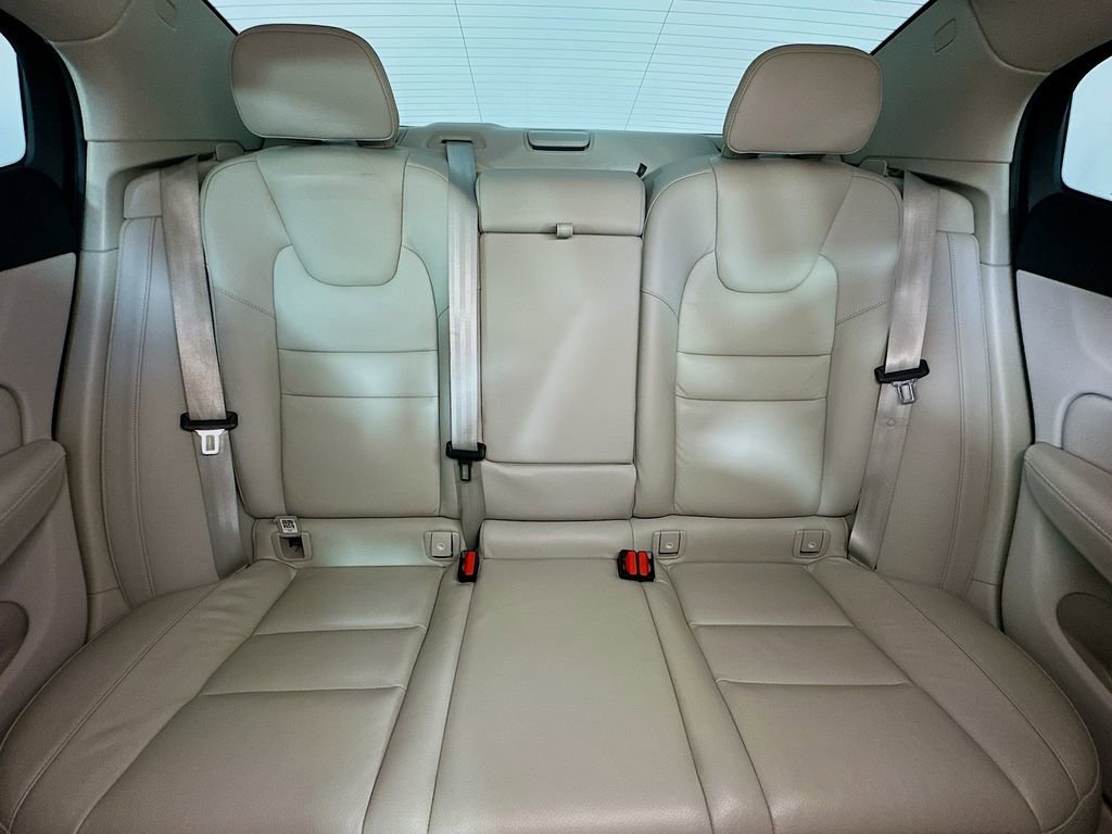 Used 2023 Volvo S60 B5 Ultimate image 13