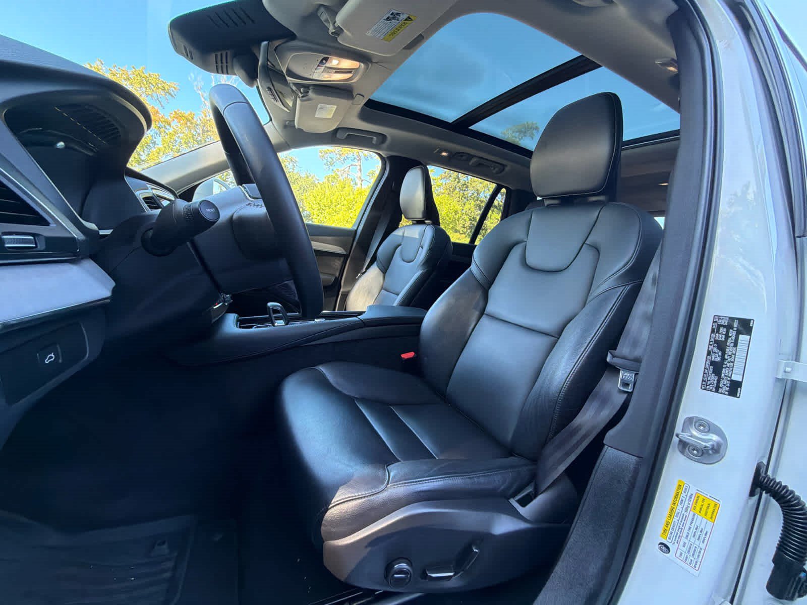 Certified 2023 Volvo XC90 B5 Core AWD/4WD image 27
