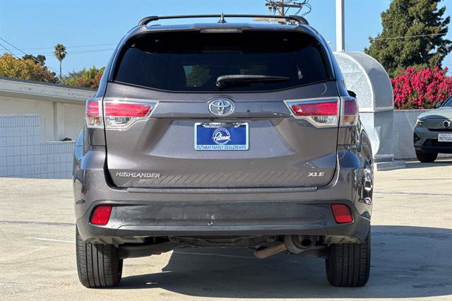 Used 2015 Toyota Highlander XLE FWD image 4