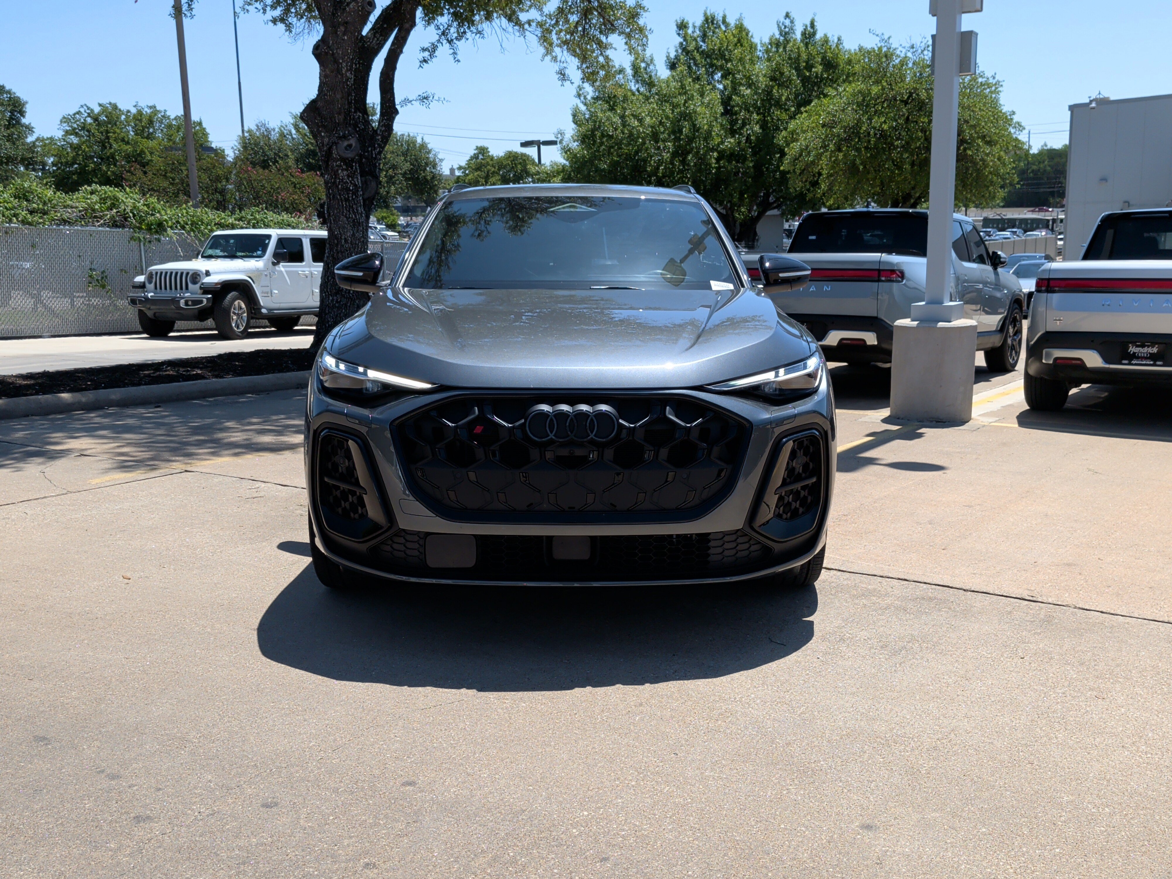 Certified 2025 Audi SQ5 Premium Plus AWD/4WD image 3