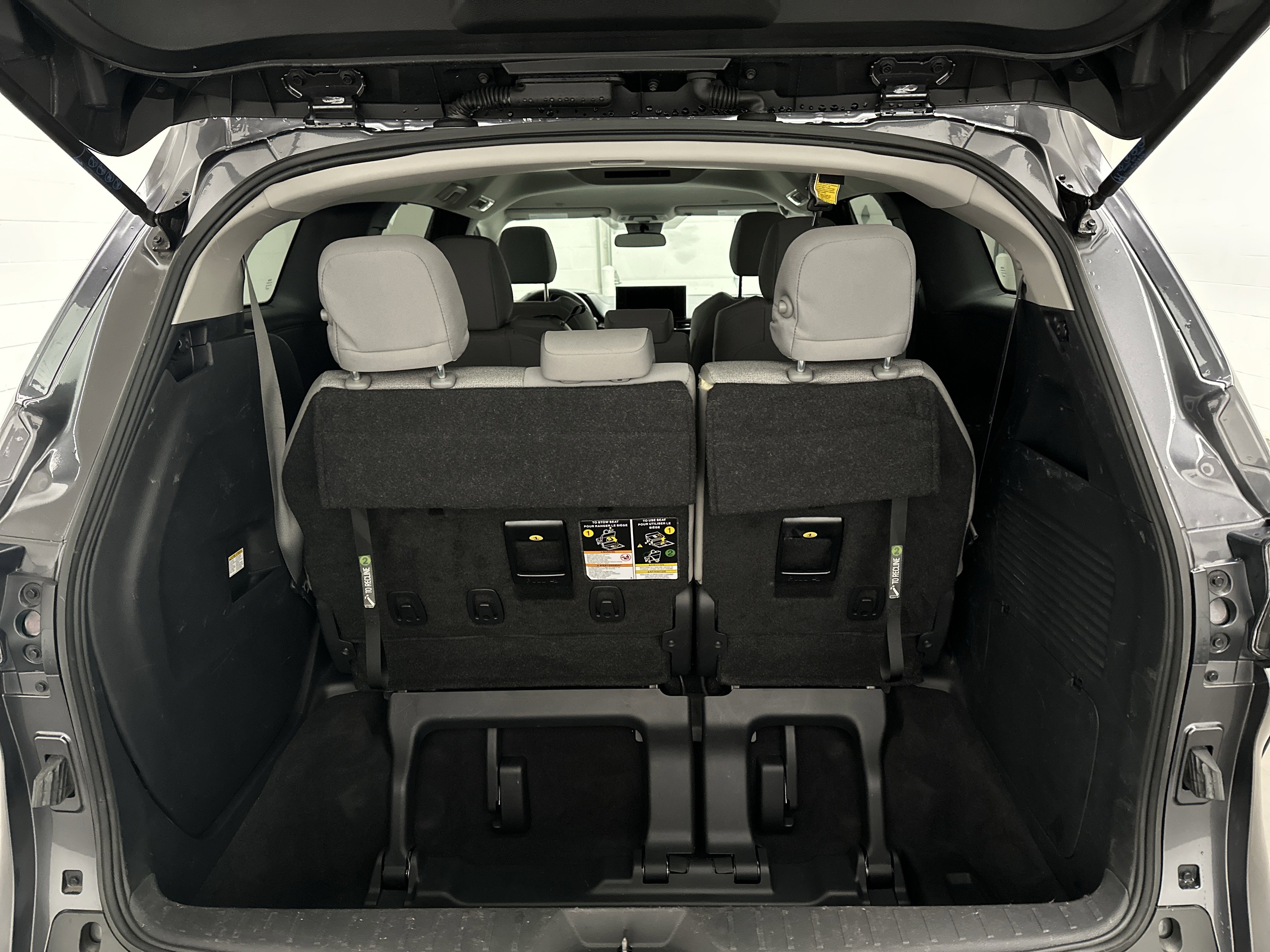 Used 2025 Toyota Sienna LE image 14