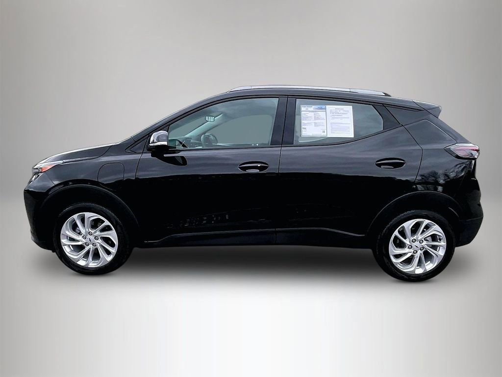 Certified 2023 Chevrolet Bolt EUV LT w/ Driver Confidence Package image 9