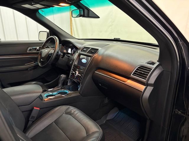 Used 2017 Ford Explorer Limited w/ Equipment Group 301A FWD image 32