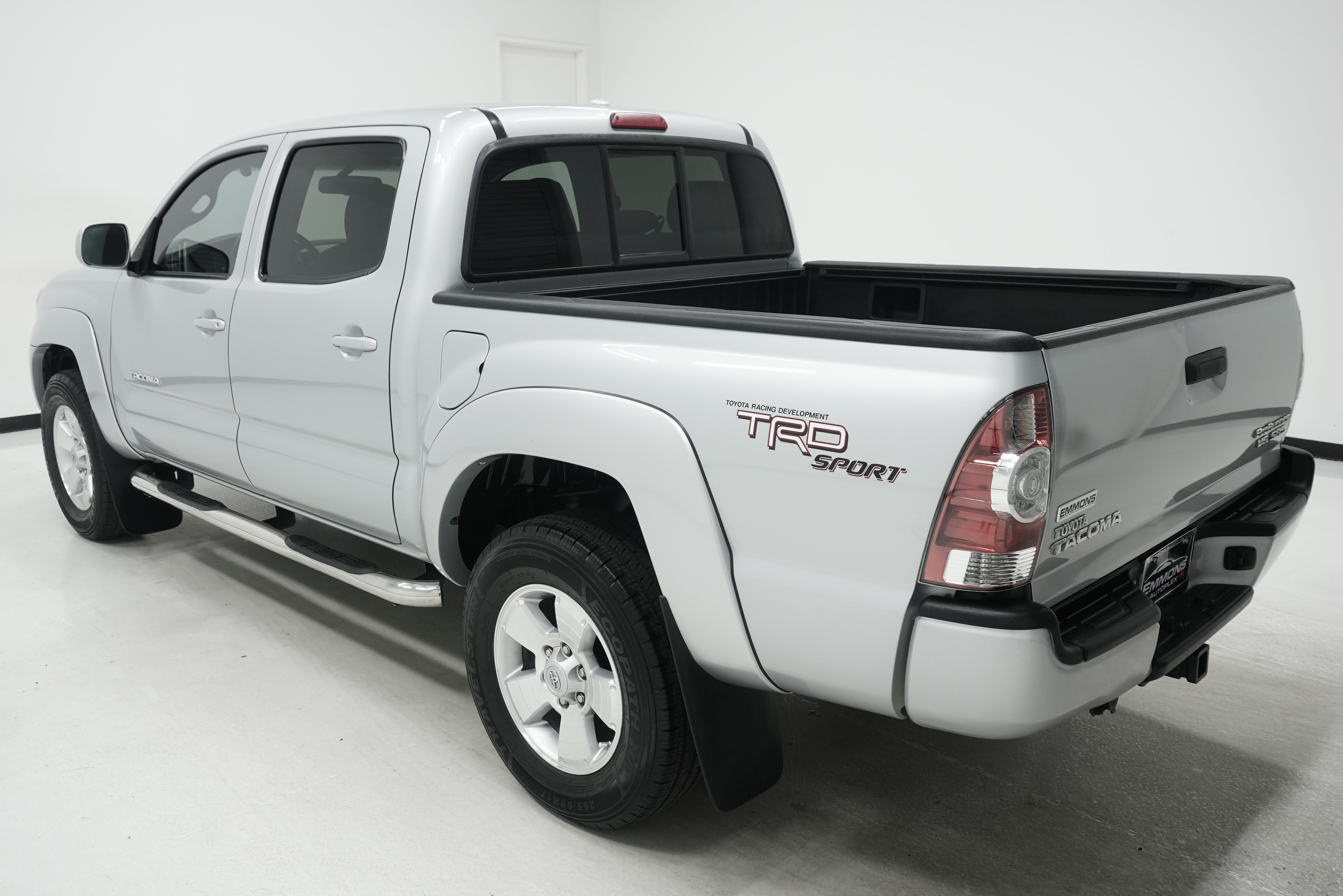 Used 2009 Toyota Tacoma PreRunner w/ TRD Sport Pkg RWD image 3