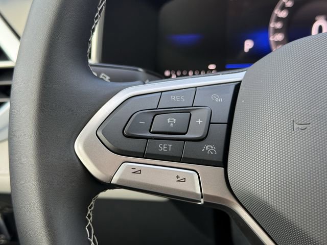 New 2026 Volkswagen Taos SE image 11