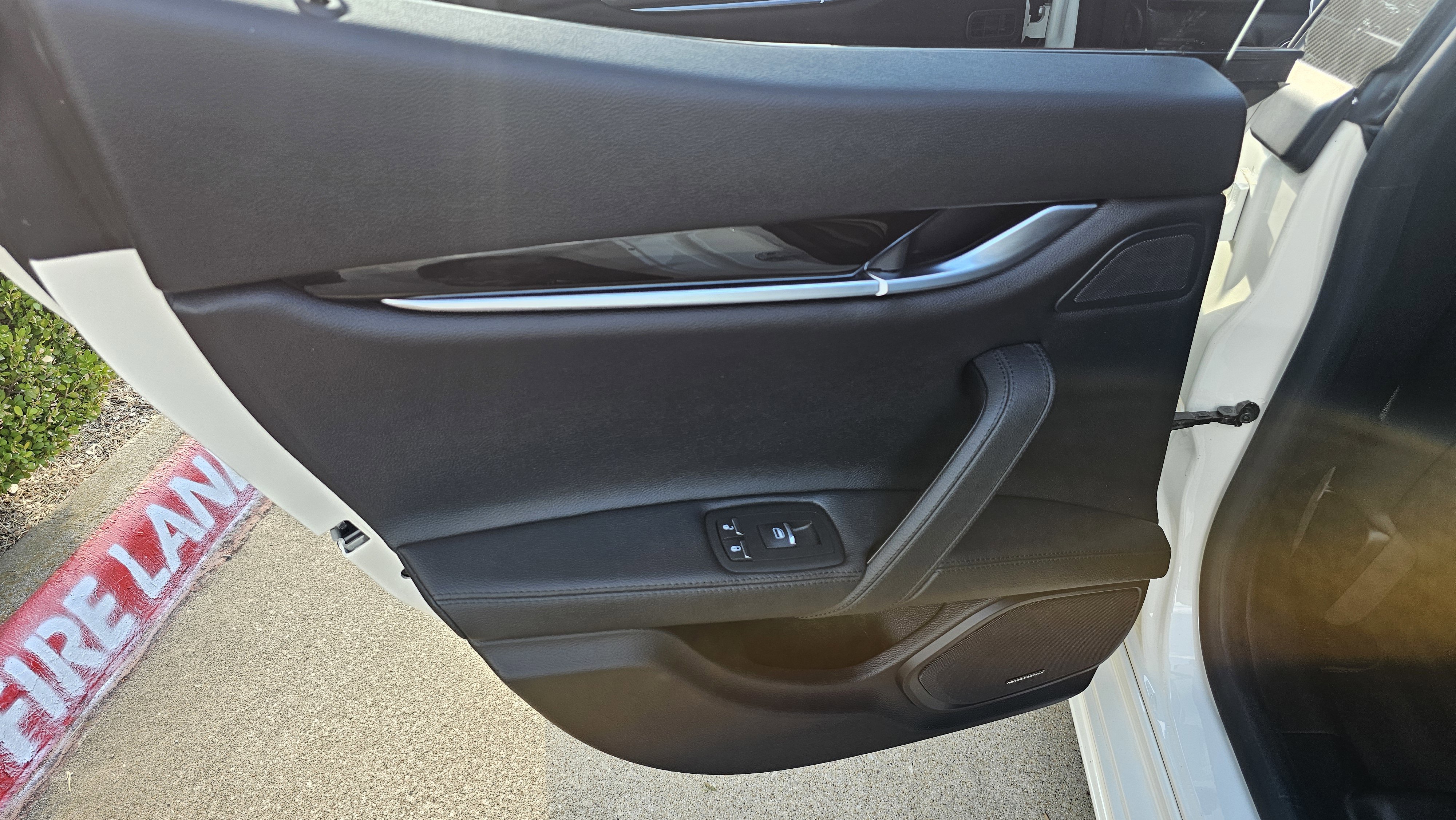 Used 2020 Maserati Ghibli GranSport image 28