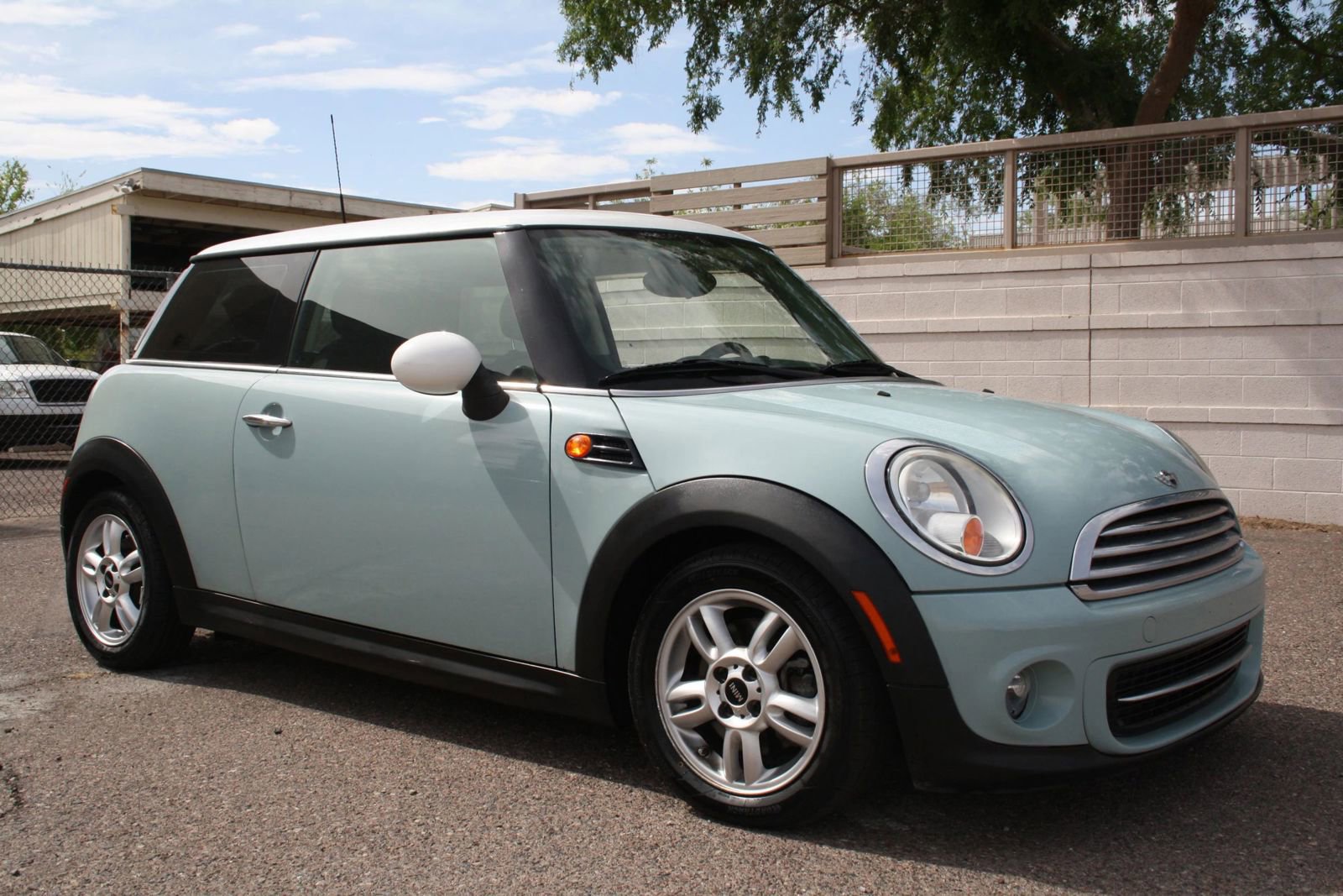 Used 2012 MINI Cooper Hardtop FWD image 2