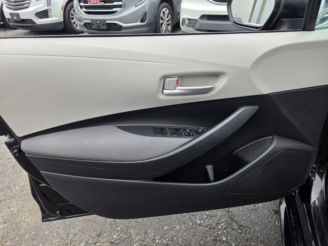 Used 2021 Toyota Corolla L w/ Carpet Mat Package (TMS) FWD image 11