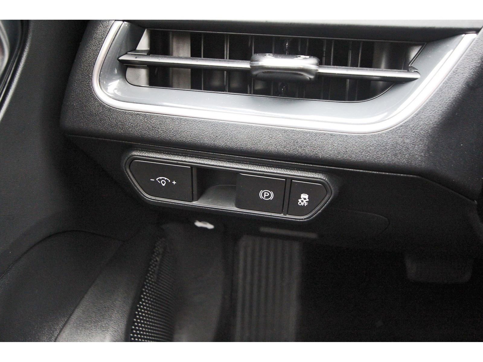 Used 2025 Kia K4 GT-Line w/ GT-Line Premium Package image 22