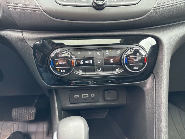 Used 2023 Buick Encore GX Essence w/ Experience Buick Package AWD/4WD image 25