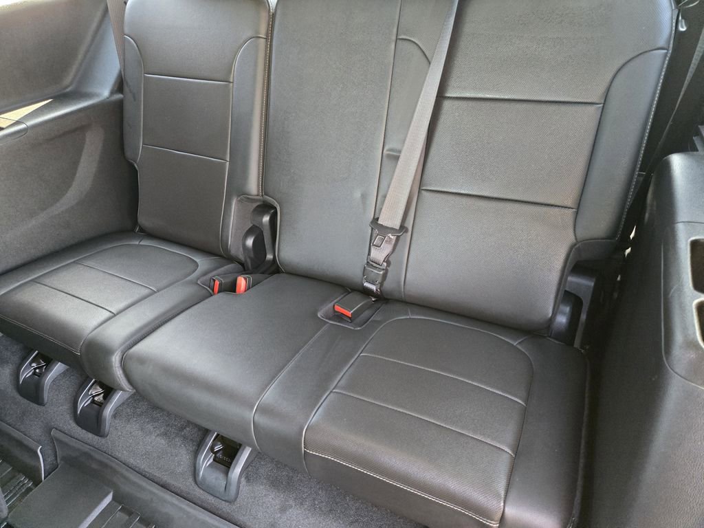 Used 2023 Chevrolet Traverse Premier w/ Redline Edition image 31