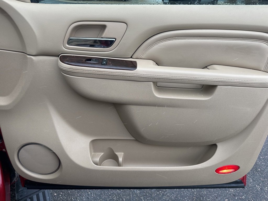 Used 2012 Cadillac Escalade Premium image 35