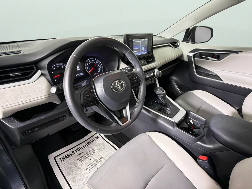 Used 2020 Toyota RAV4 XLE Premium FWD image 18