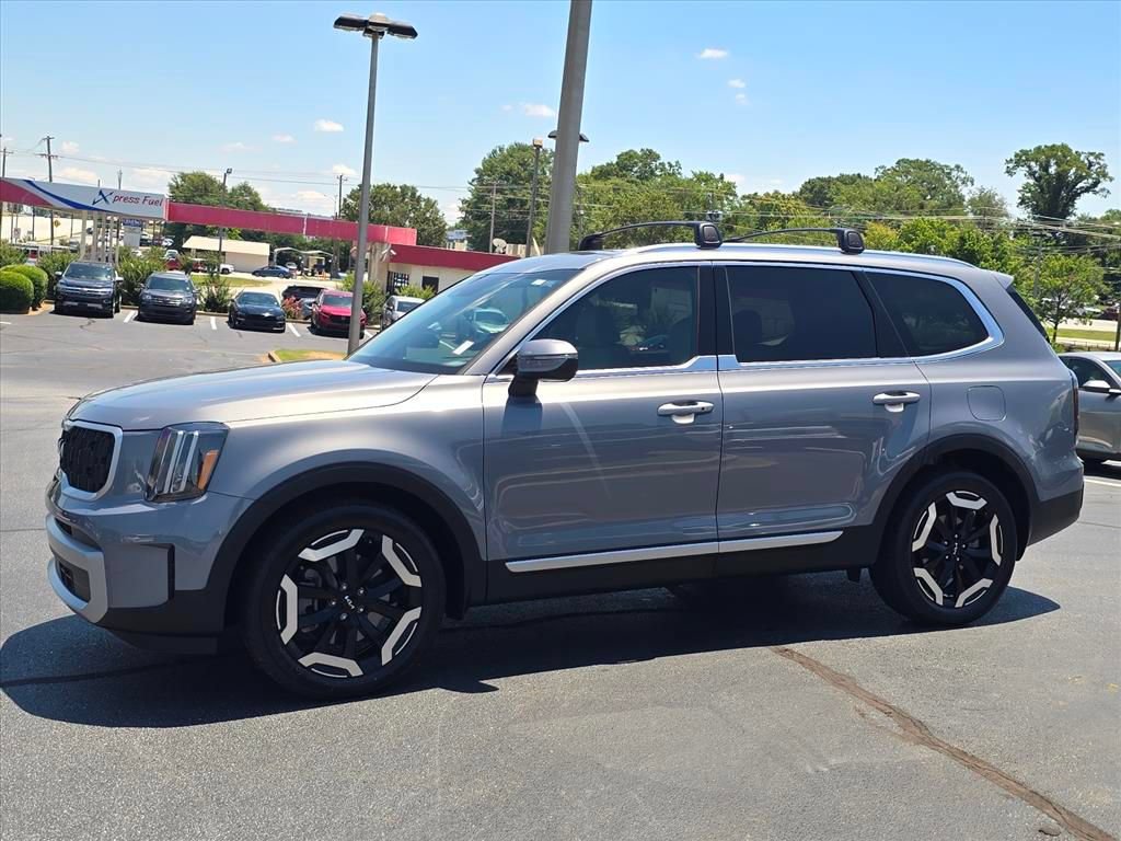 Certified 2023 Kia Telluride EX w/ EX Captain's Chair Package AWD/4WD image 6