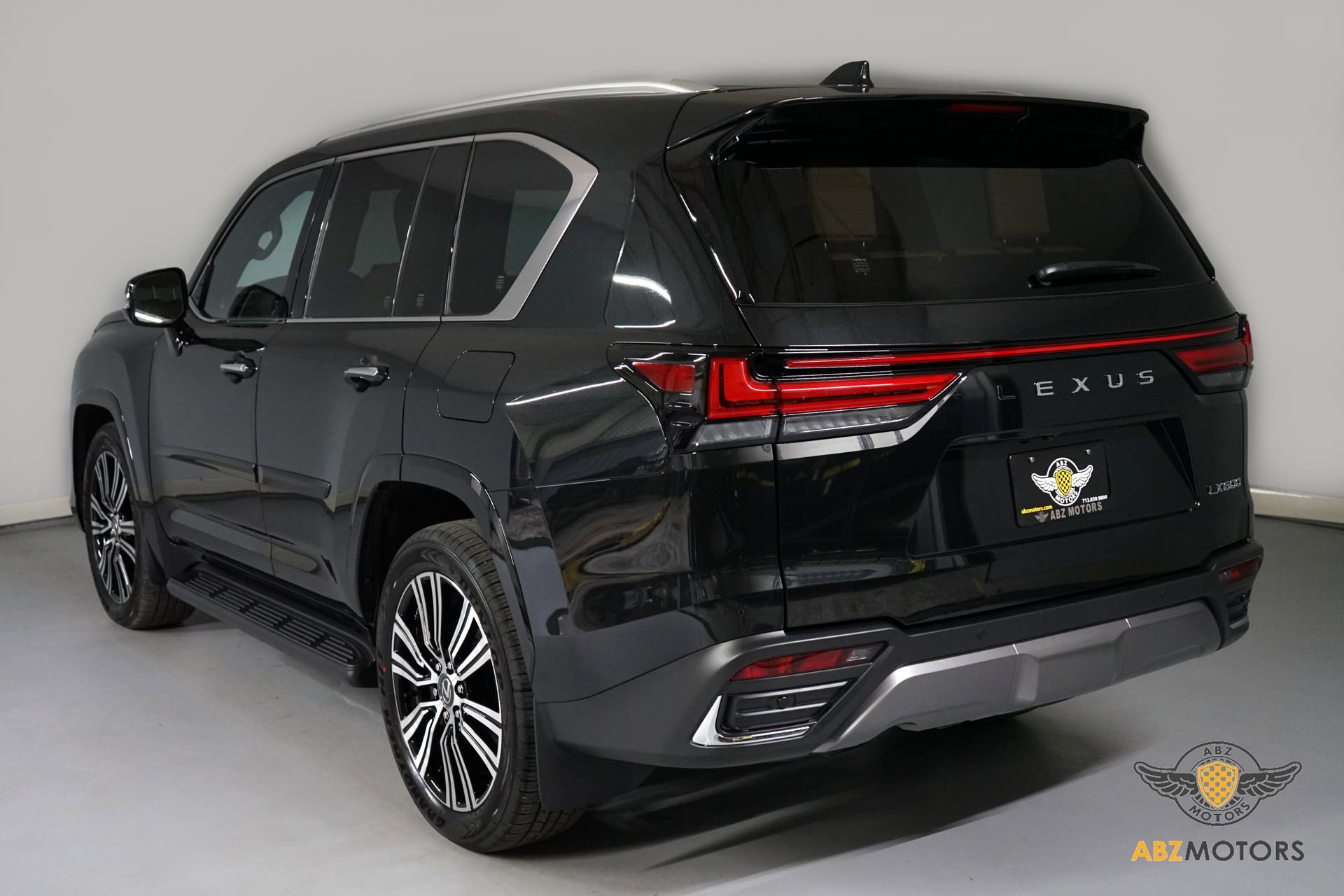 Used 2026 Lexus LX 600 4WD w/ Luxury Package image 6