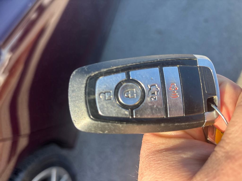 Used 2017 Ford Fusion SE w/ Equipment Group 201A image 34