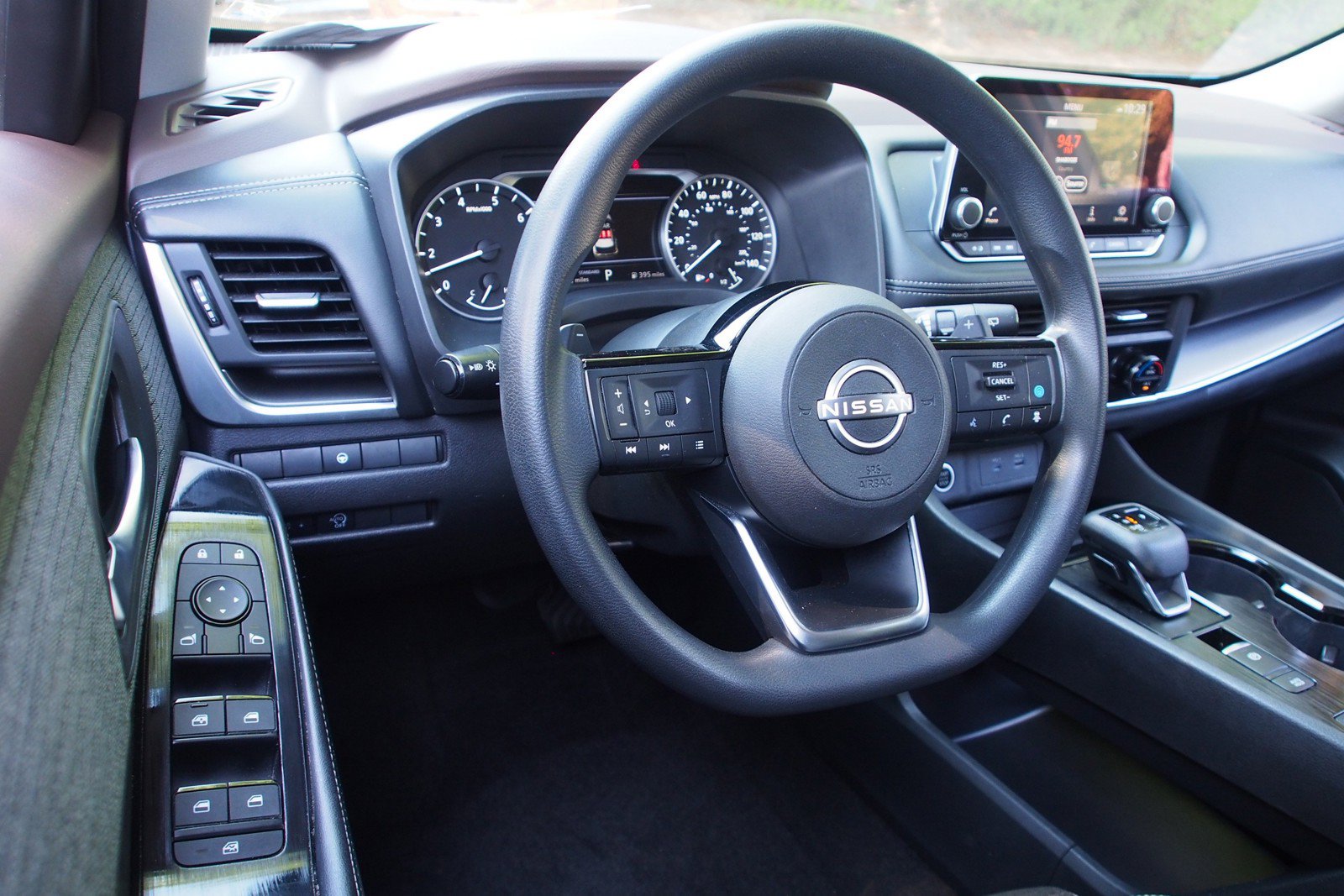 Used 2023 Nissan Rogue SV FWD image 15