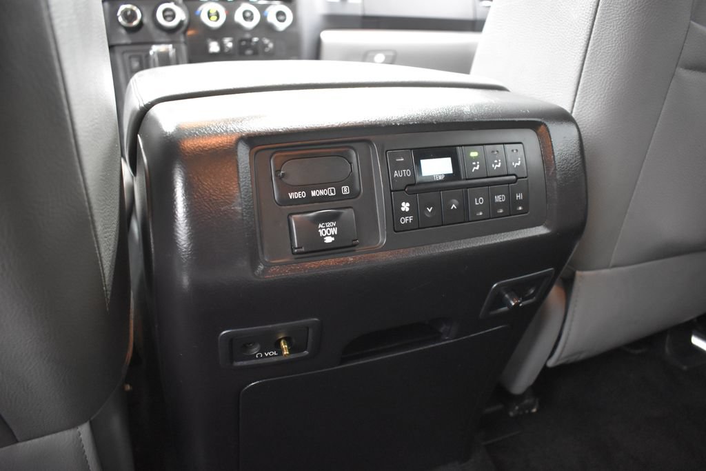 Used 2018 Toyota Sequoia Limited w/ Safety & Convenience Package AWD/4WD image 28