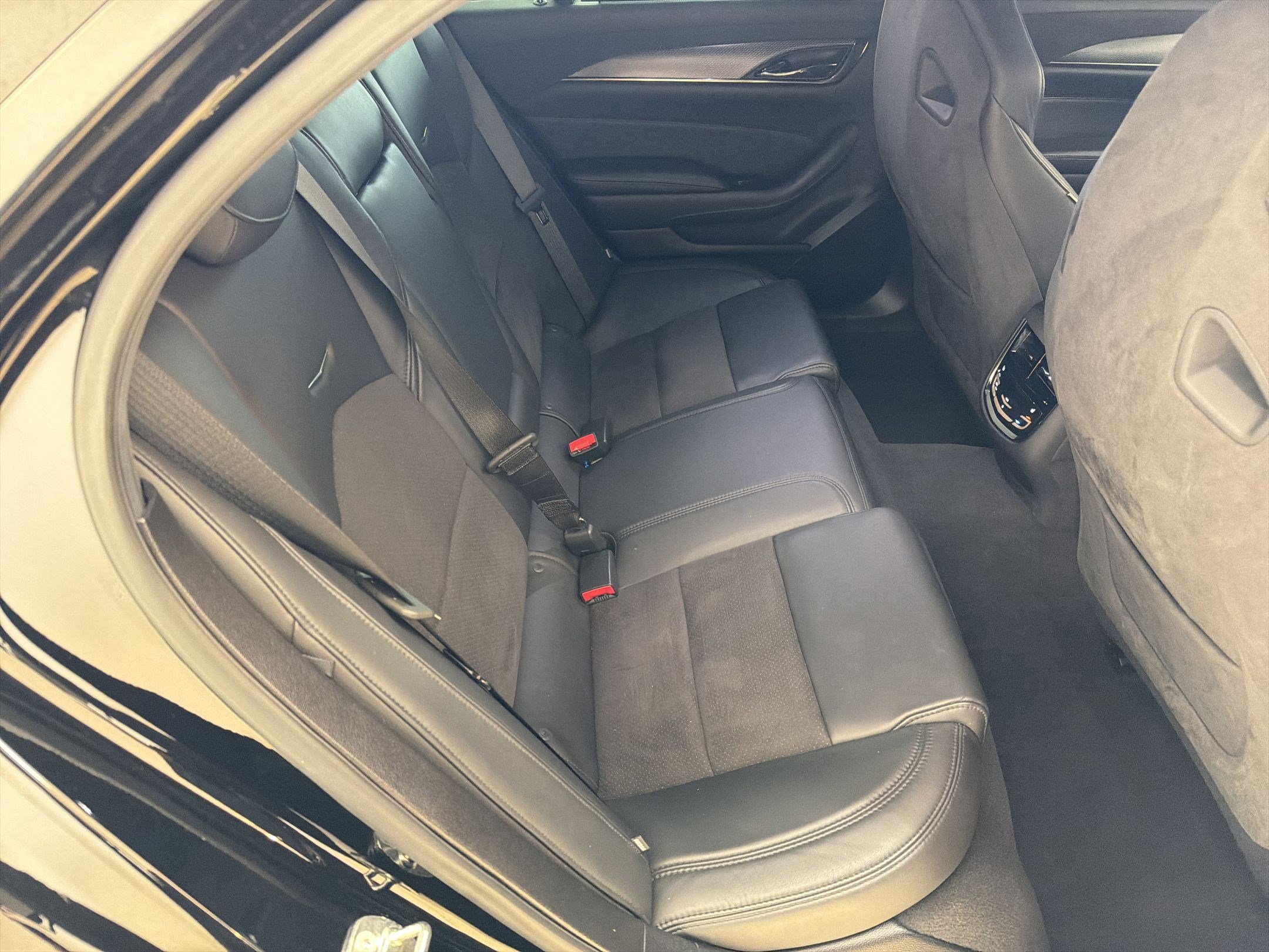 Used 2018 Cadillac CTS V w/ Luxury Package image 29