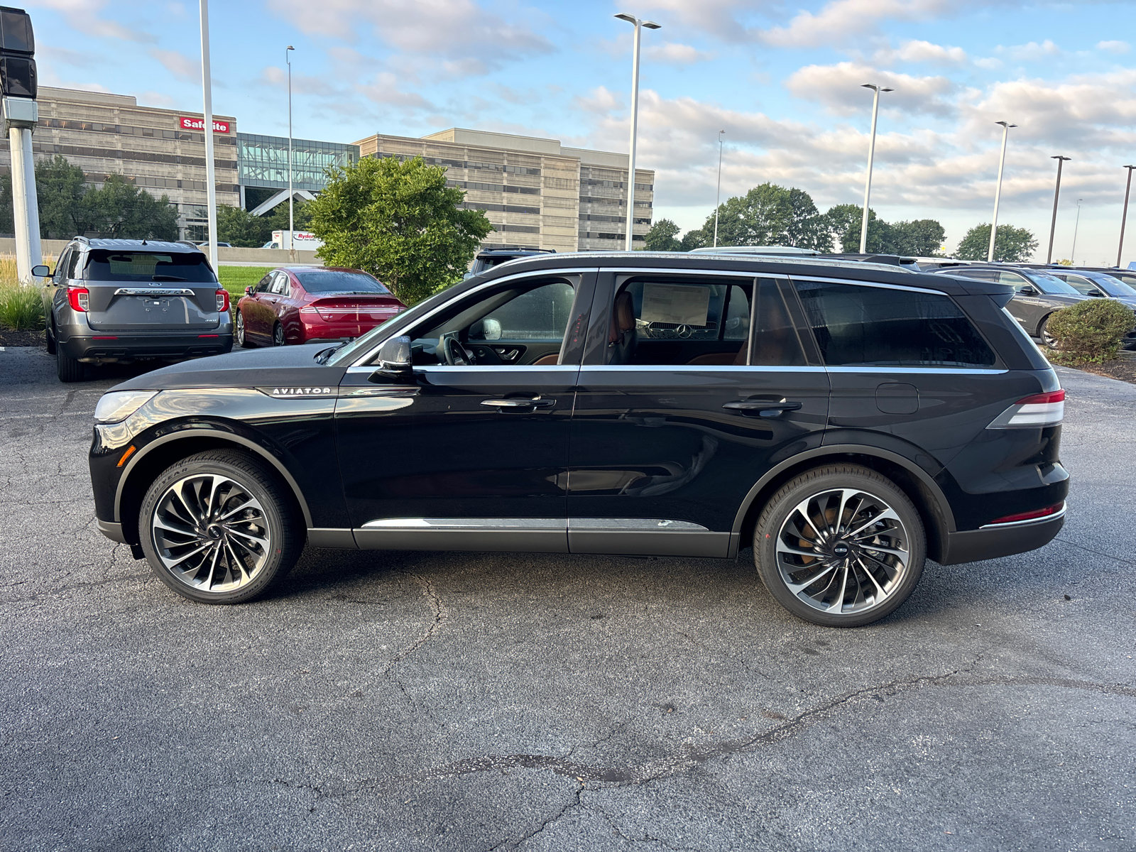 New 2026 Lincoln Aviator Reserve AWD/4WD image 4