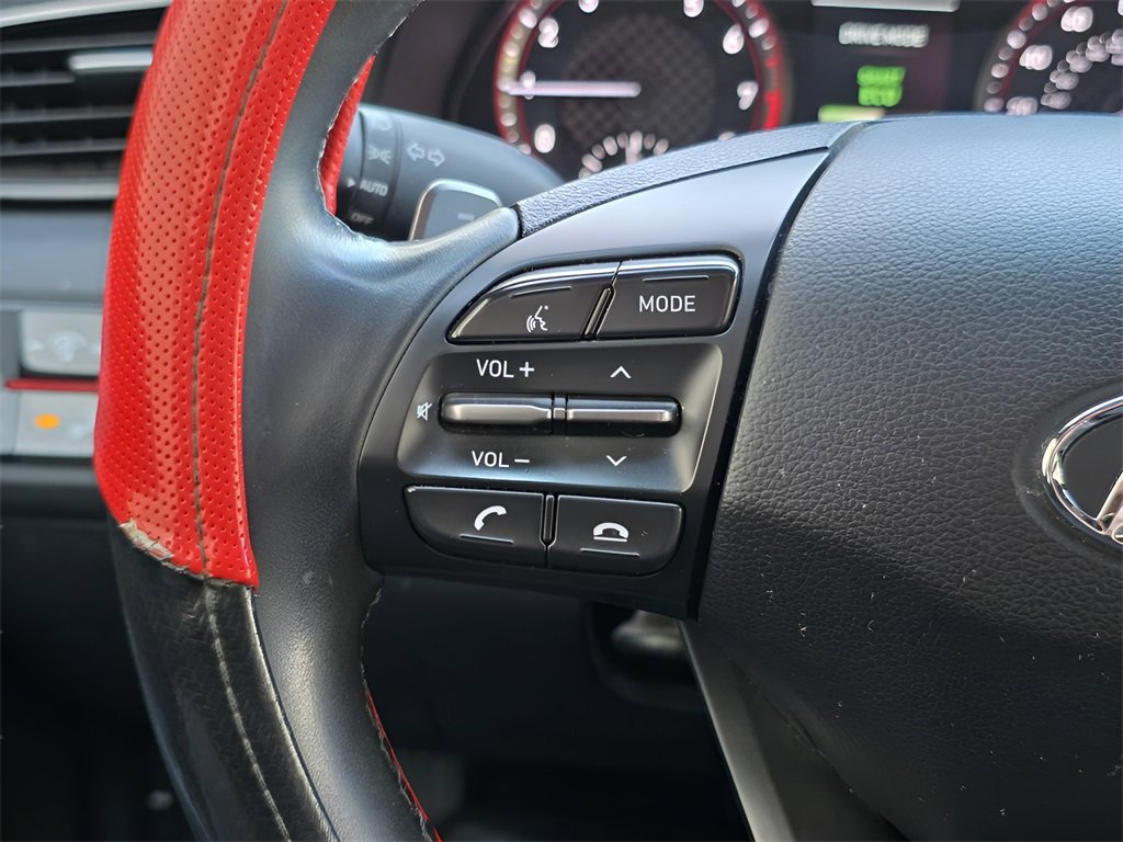 Used 2019 Hyundai Veloster 2.0 Premium image 25