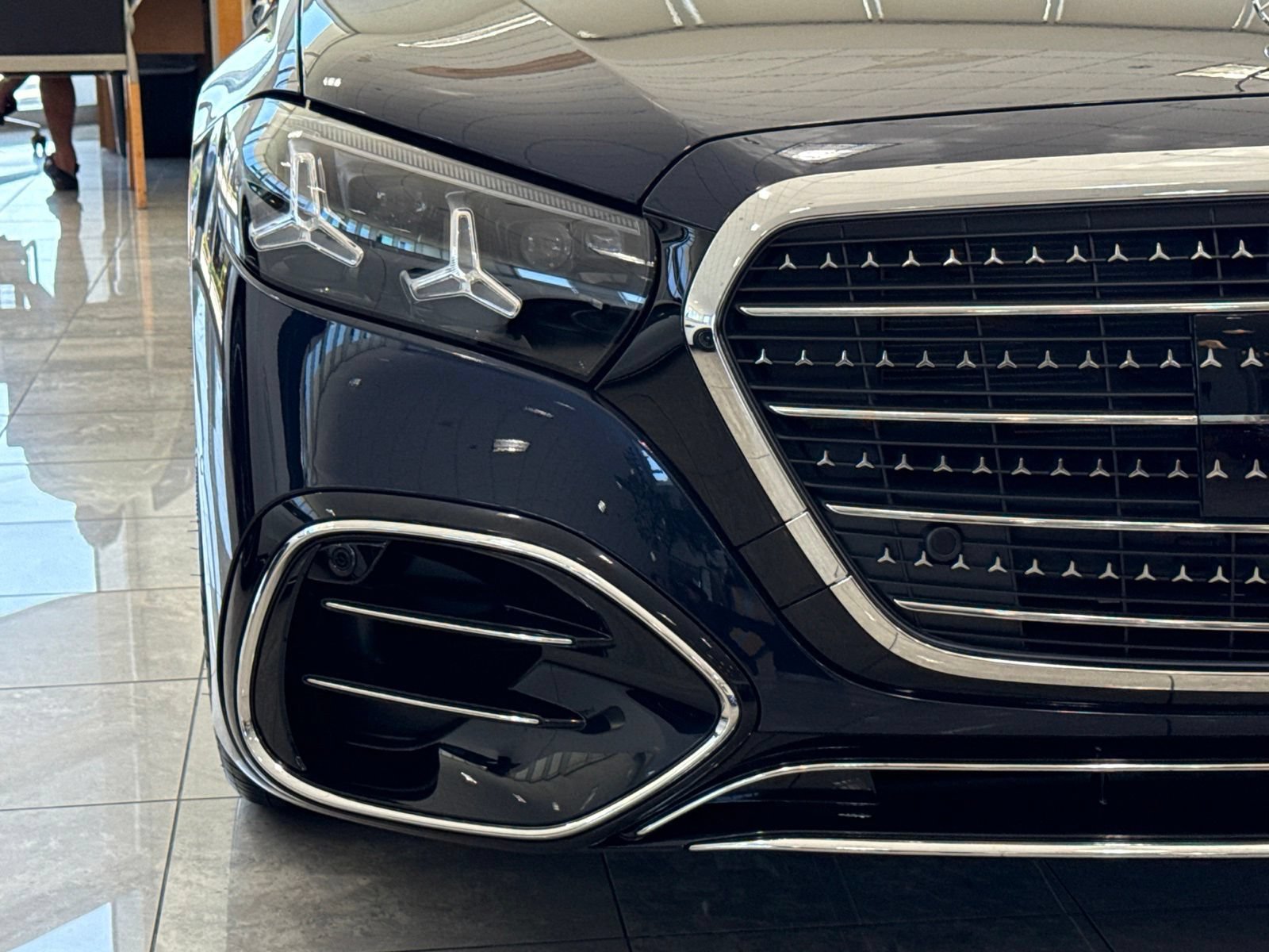 New 2027 Mercedes-Benz S 580 4MATIC Sedan image 4