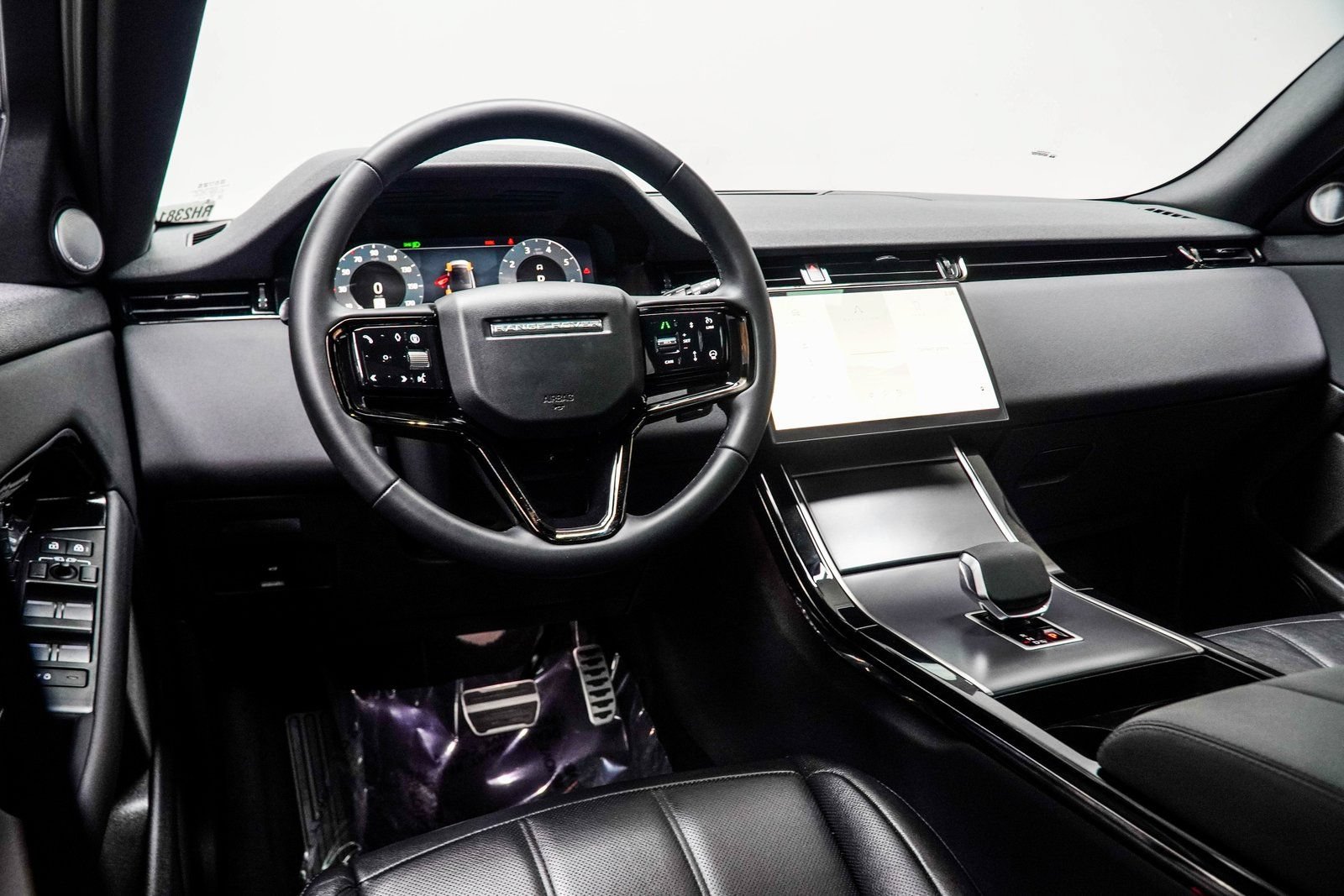 Used 2024 Land Rover Range Rover Evoque Dynamic SE AWD/4WD image 6